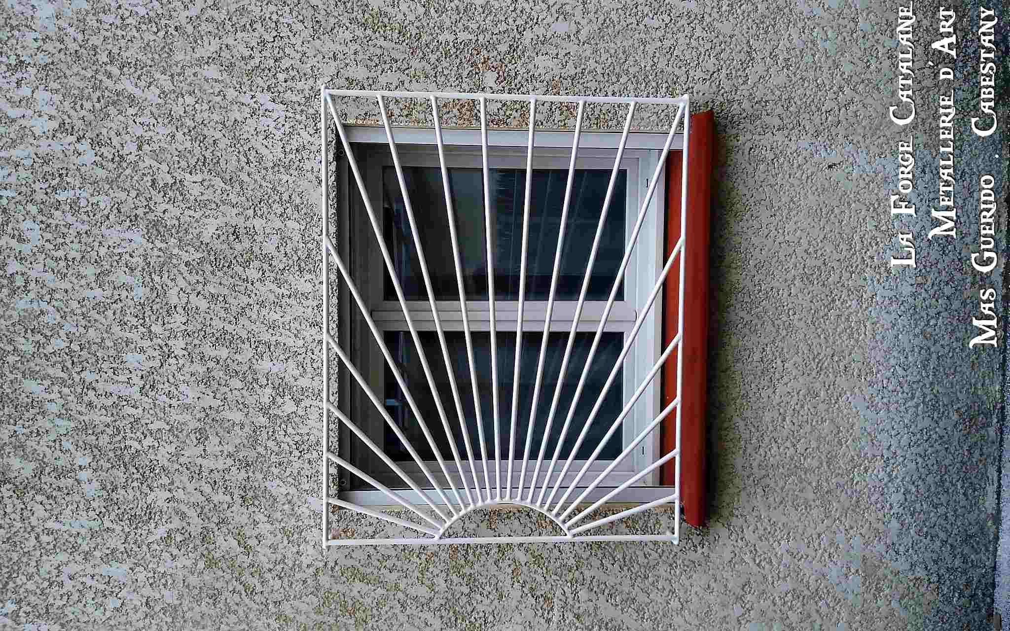 grille soleil en decoupe laser thermo blanc forge catalane.jpg